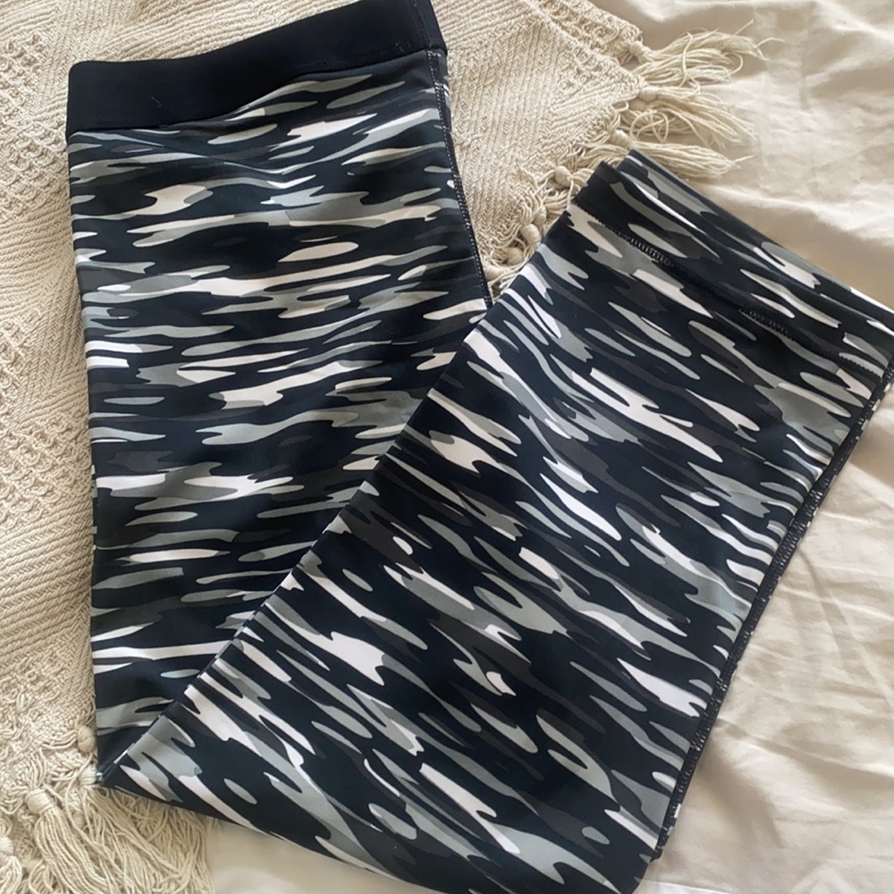 Nike Pro Capris - Picture 4 of 5
